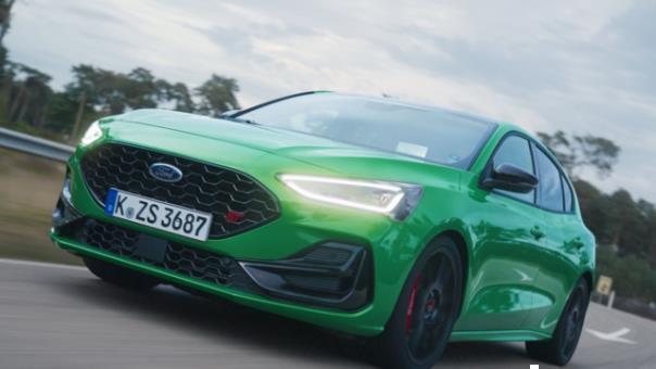 Der 206 kW (280 PS) starke Ford Focus ST steht ab sofort mit neuem Track Pack-Ausstattungspaket zur Verfügung